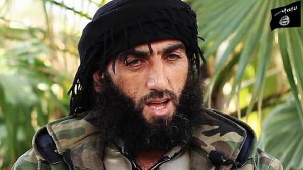 شاهد كيف كان صدام يقطع رؤوس الاطفال ويعلقها  على أبواب المدارس