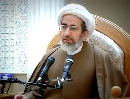 الشيخ حبيب الكاظمي يلقي محاضرة بذكرى استشهاد الإمام زين العابدين علية السلام في جامعة كربلاء