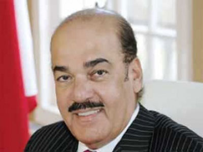 سفير البحرين في فرنسا يقوم باول زيارة لدبلوماسي مسلم الى نصب ضحايا المحرقة اليهودية في باريس