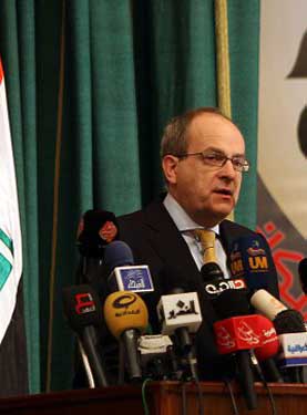 آد ميلكرت  عقب لقاءه المرجع السيستاني: حان الوقت لتلتقي الاطراف السياسية على طاولة واحدة دون شروط مسبقة