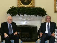 بلدتان أمريكيتان تطلبان القبض على بوش وتشيني فوراً