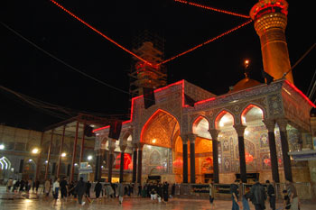 حملة غسل جماعي للصحن الحسيني الشريف والحرم المقدس