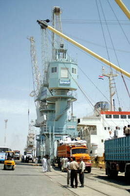 وزير النقل :شطر ميناء أم قصر الى مينائين واستحداث ميناء خور عبد اللة بدلا عن المرفا الجنوبي فيه