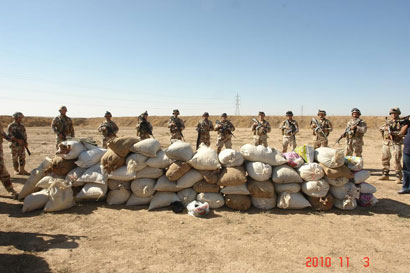 موقع نون ينفرد بنشر صور استيلاء الجيش العراقي على ثلاثة  اطنان من مادة (tnt) من مخبأ في منطقة سهل نينوى