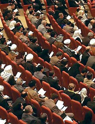 نيويورك تايمز تفتح ملف رواتب المسؤولين العراقيين و ارتيادهم أفخر الفنادق العراقية مجانا