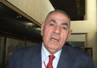 طارق حرب : لايحق لاعضاء مجلس النواب استلام رواتبهم وقد تنجح دعوة استرداد رواتب البرلمانيين