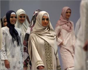 الأزياء الإسلامية تغيّر وجه تركيا العلمانية وقيمة سوق الملابس الإسلامية نحو 2.9 مليار دولار