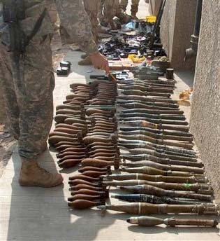 الشرطة في كربلاء تعثر على مخبأ للأسلحة والذخائر