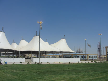 وزير البلديات يفتتح مدينة الحسين النموذجية في كربلاء بتكلفة 6،500 مليار دينار