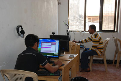 رغم أهميتها .. بعض مقاهي الانترنيت اصبحت تجمع للمراهقين والعاطلين عن العمل