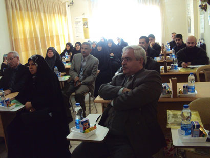 ندوة حوارية حول (الأساليب الحديثة في تعليم اللغة الانكليزية) في كربلاء