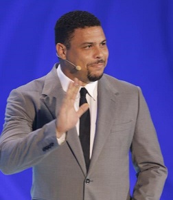 رونالدو : سأقتل 3 لاعبين في أول أسبوع إذا كنت مدرباً !