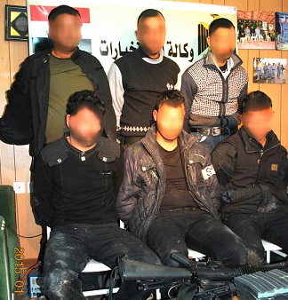 بالصورة :الشرطة الاتحادية تحرر ثلاثة مخطوفين وتعتقل الخاطفين بعد نصف ساعة من وقوع الجريمة .