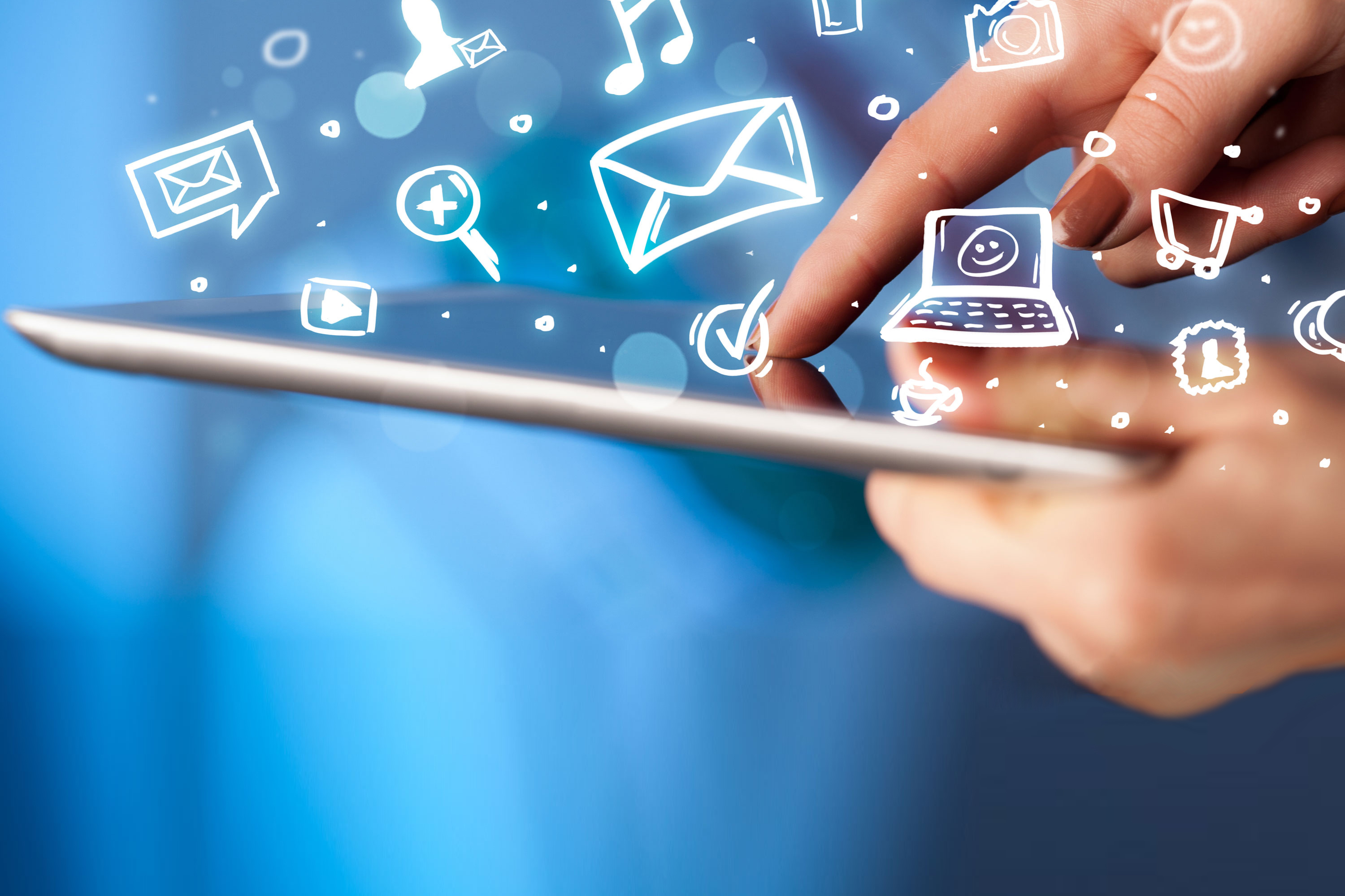 الاتصالات تنفي الأنباء التي تحدثت عن قطع خدمة الانترنت في البلاد اليوم