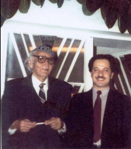 مع الجواهري بعيدا عن السياسة والادب:البرزاني في صالون الجواهري +صورة