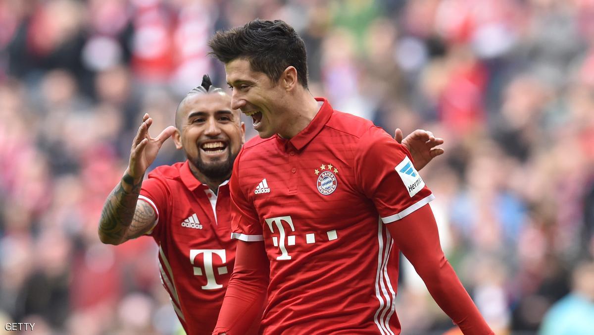 ثنائية ليفاندوفسكي تعزز صدارة بايرن ميونخ
