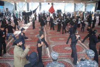 الروضة العسكرية شاركت في  أحياء ذكرى عاشوراء والمعزون يؤكدون ان الحسين للعالم اجمع ولا يخص طائفة