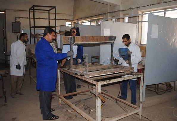 المدارس المهنية في كربلاء اساتذة بلا طلبة (مصور)