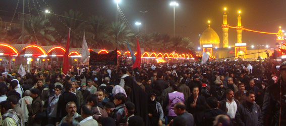 اكثر من 30 الف زائر من 20 دولة عربية واجنبية يصلون لاحياء عاشوراء في كربلاء