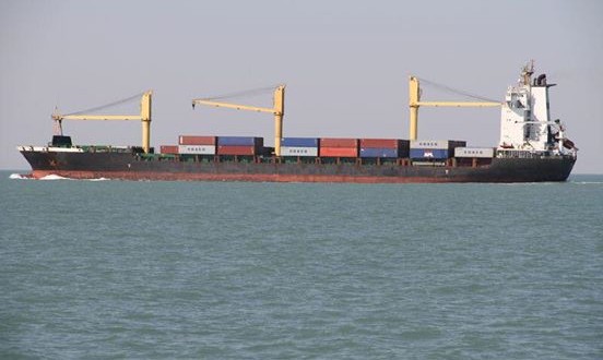 مصادر أمنية: شركة أردنية غير كفؤة وبدون سونار تشرف على تنظيم الشاحنات في موانئ البصرة