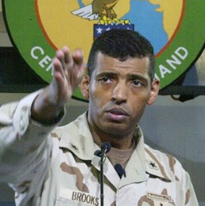 قائد أمريكي : هناك دول لا تريد الاستقرار للعراق وتدفع اموالا طائلة لزعزعة الامن فيه