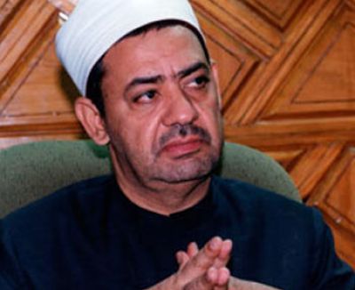 تعرض شيخ الأزهر والمفتي ووزير الأوقاف لاعتداء بعد خروجهم من كاتدرائية العباسية