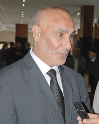 رئيس مجلس محافظة بابل يتهم وزارة الاسكان بتلكأ مشاريعها في بابل منذ 2005 ويدعو لاستبدال شركاتها