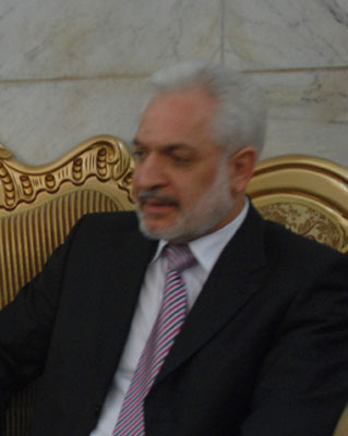 علي الاديب ينفي ان تكون التظاهرات الاحتجاجية بالعراق هي انتقال عدوى تونس ومصر ويكشف عن جهود دبلوماسية مع السعودية