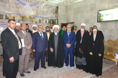 الشيخ الكربلائي يكرم الاساتذة والاكاديميين في جامعتي كربلاء والكوفة لنجاحهم في المؤتمر الدولي حول شخصية السيد الخوئي