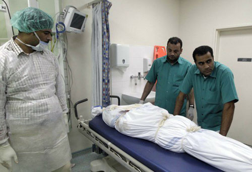 مصادر لموقع نون: البحرينيون سيشيعون شهدائهم بعد صلاة الجمعة بإمامة الشيخ عيسى قاسم من مجمع البحرين