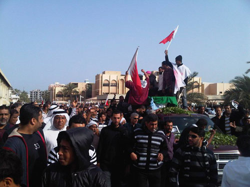 عاجل... متظاهرون بحرينيون يتمكنون من اقتحام ميدان الشهداء واعلان الاعتصام