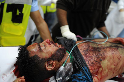 بحرنيون بكافة طوائفهم يقيمون صلاة موحدة في دوار اللؤلؤة