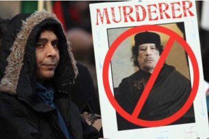 احتجاجات ليبيا تتوسع .. وأنباء عن سقوط مدينة بنغازي بأيدي المتظاهرين (تقرير مصور)