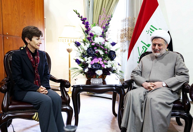 حمودي يلتقي السفيرة الاسترالية وينتقد السياسة الغربية والاخيرة تؤكد ان مدربين بلادها قدموا للعراق بمهام غير قتالية