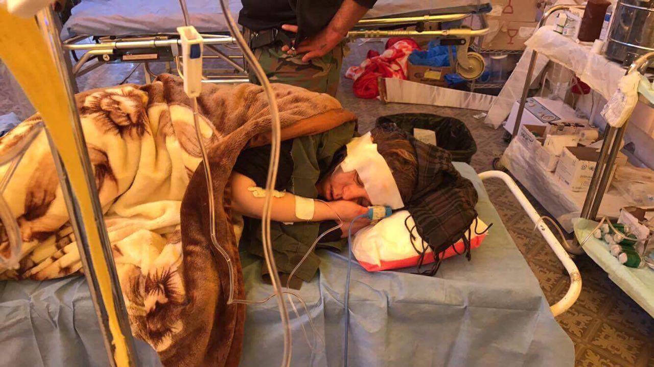 بالصور: اصابة صحفية جزائرية ترافق قوات الحشد الشعبي غرب تلعفر