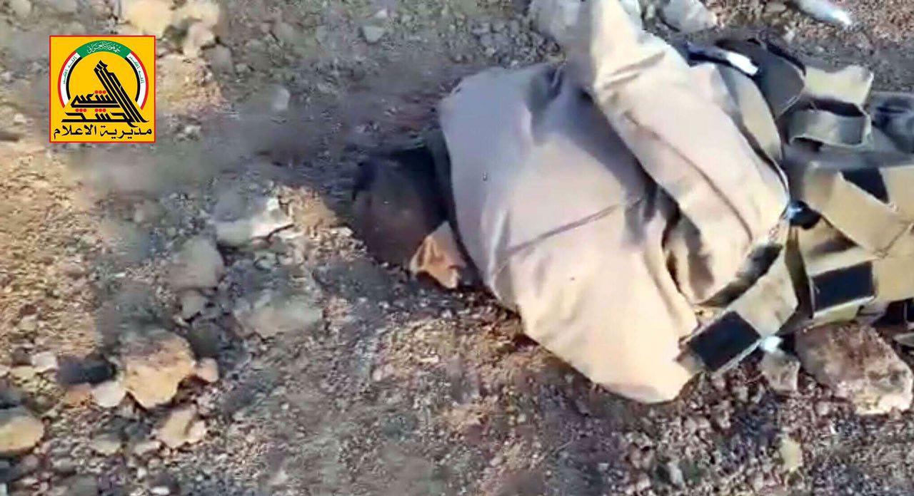 بالصور: جثث داعش المتناثرة على سواتر الحشد الشعبي غربي تلعفر