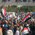 تعرض النائبان فتاح الشيخ وصباح الساعدي  للضرب من قبل متظاهرين في ساحة التحرير