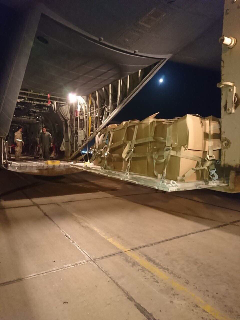 بالصورة:  القوة الجوية تلقي منشورات على ايمن الموصل تتضمن توصيات مهمة للمواطنين