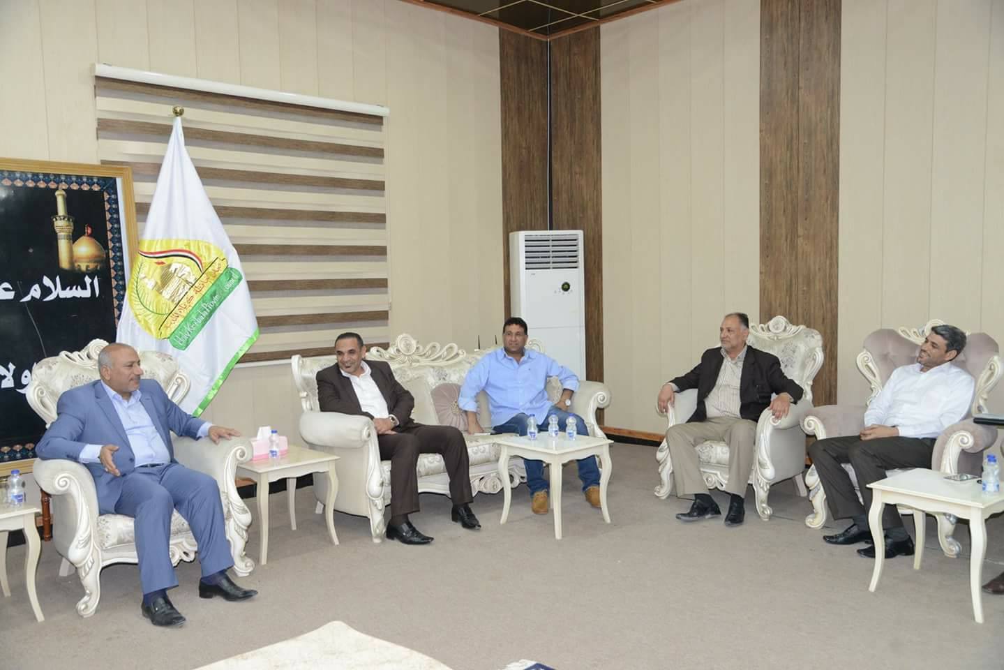 على خلفية تهديد نقابة الصحفيين لمجلس كربلاء رئيس المجلس يلتقي باعضاء النقابة