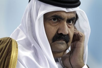 نشطاء على فايسبوك يدعون إلى الإطاحة بأمير قطر وزوجته