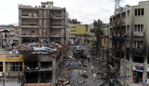 الخبير البريطاني في شؤون الشرق الاوسط يستبعد ان تكون سوريا وراء تفجيرات تركيا ويكشف عن وجود جهات تقف وراء التفجير