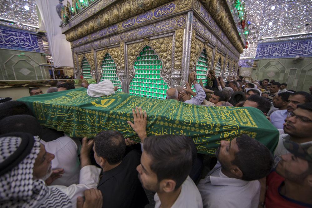 بالصور:تشييع "الشيخ فلاح لايذ" احد تلامذة السيد السيستاني في كربلاء