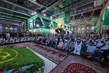 ضمن فعاليات مهرجان ربيع الشهادة إقامة أمسية قرآنية في الصحن العباسي المطهّر