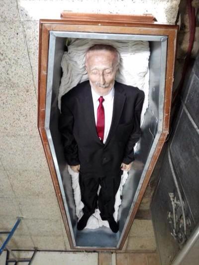 شاهد صورة لجثة طارق عزيز قبل دفنه تنفي خبر اختطافها