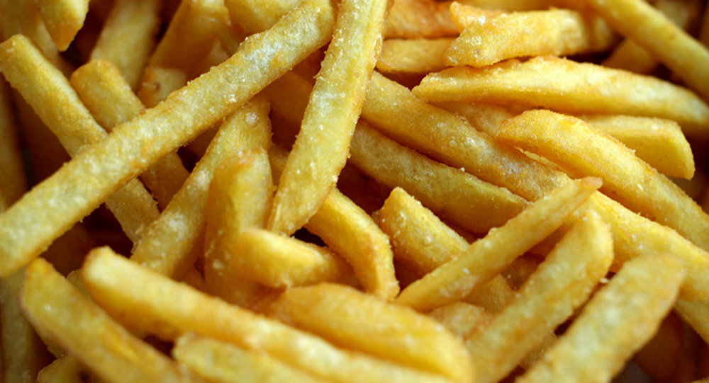 حيلة مدهشة تمنع امتصاص البطاطا للزيت أثناء قليها