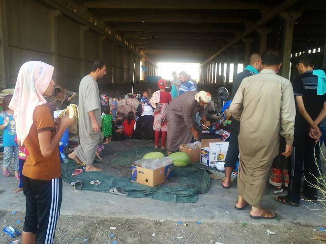 بالصورة:مواكب النجف تتحول الى مساكن للمهجرين