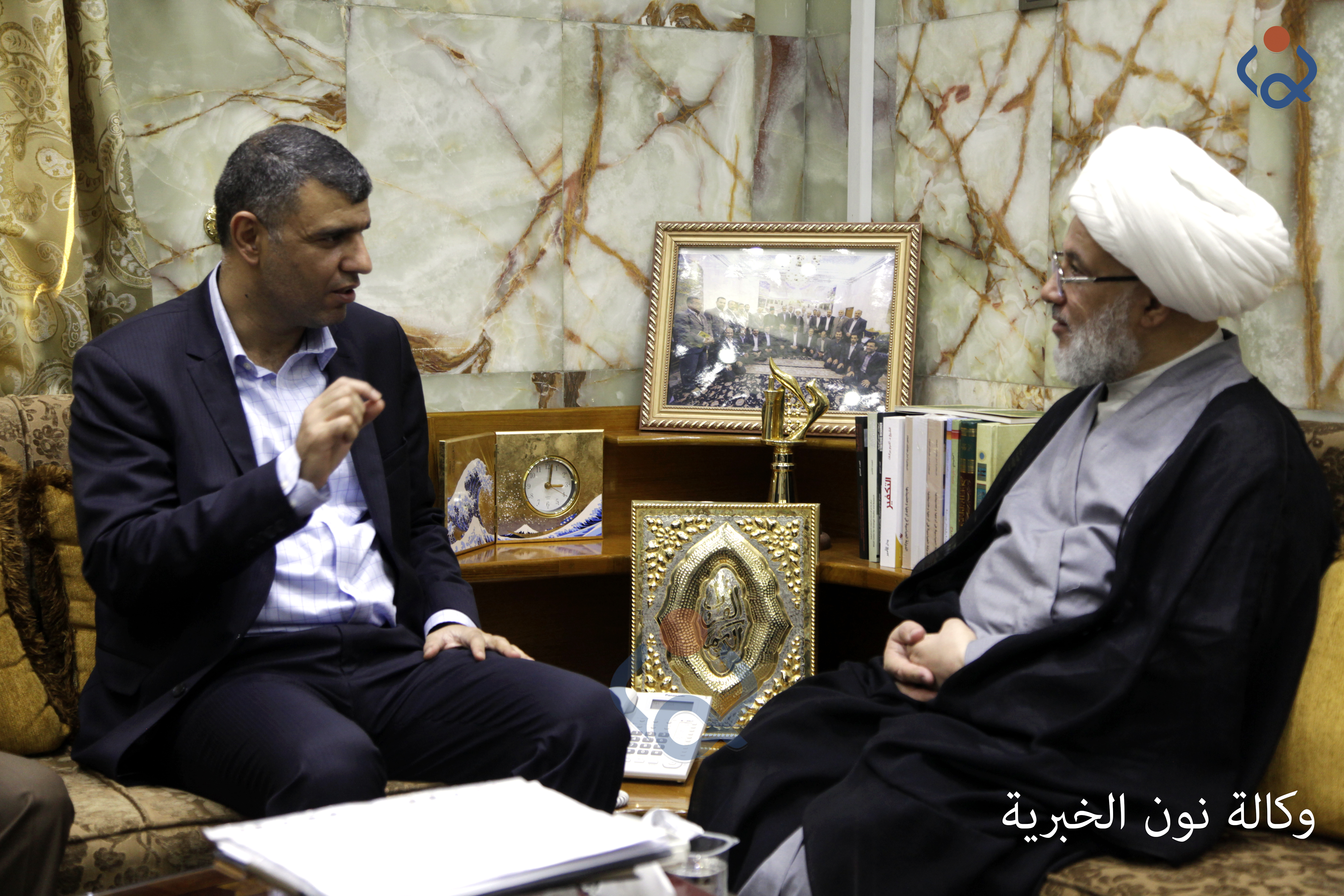 وزير الصناعة يزور كربلاء لحل مشكلة الشركة الفرنسية في معمل الاسمنت ويلتقي بممثل المرجع السيستاني