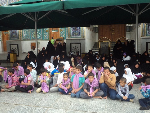 ايتام كربلاء في رحاب العتبة الكاظمية وجامع براثا (مصور)