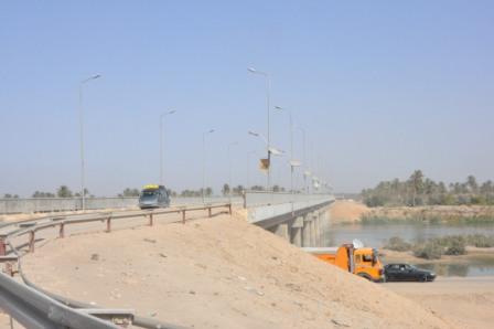 مواطن كربلائي يوافق على هدم داره من اجل تنفيذ مشروع مقتربات جسر الهندية