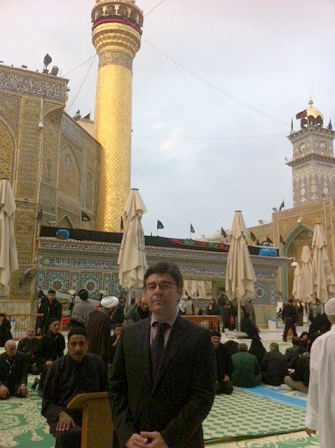 القنصل التركي في مدينتي النجف وكربلاء المقدسة لاداء زيارة عاشوراء(مصور)